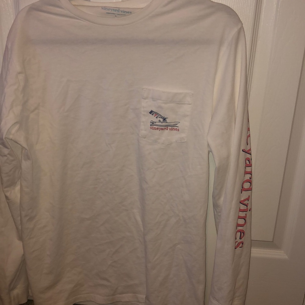 Long-sleeve Vineyard Vines tee